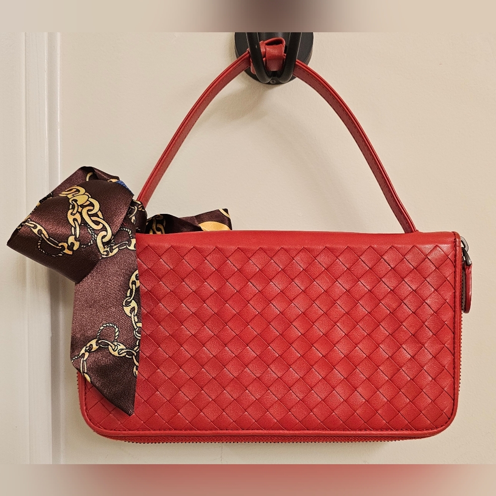Bottega Oversized Zippy Wallet with Adjustable Top Handle